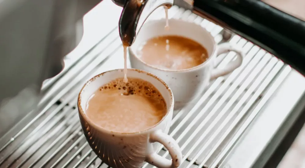 Café fica 77% mais caro em um ano, segundo IBGE. Foto: KamranAydinov/Freepik