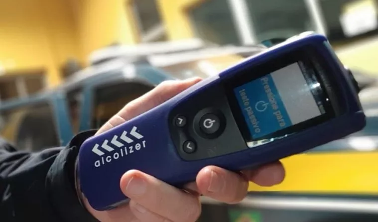 O teste do etilômetro confirmou o consumo de álcool, com resultado de 0.68 mg/L, valor que caracteriza crime de trânsito - Foto: PRF.