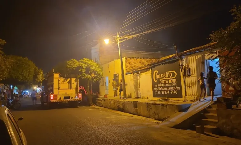 Corpo de Bombeiros autua responsável por armazenar fogos em prédio residencial após incêndio