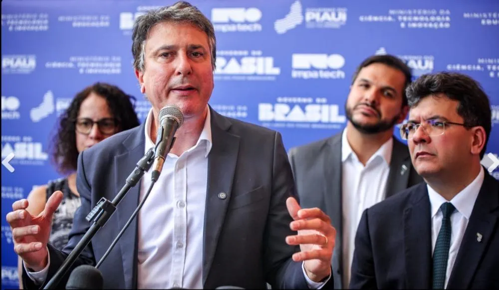 Ministro cobra mais verbas para UFPI e confirma novo curso de Medicina no Piauí