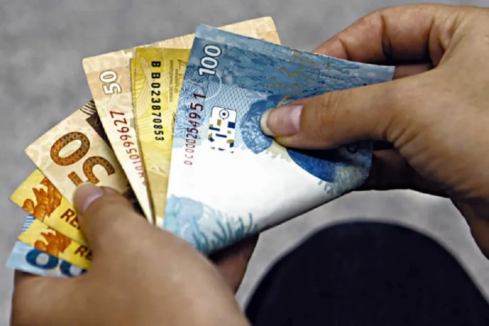 O que é preciso saber sobre o 13º salário: veja direitos, prazos e dicas