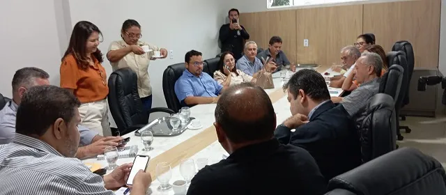 Participantes da reunião – Foto: Portal Grande Picos.