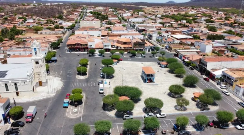 Homem morre ao ser atingido por descarga elétrica em roça na zona rural de Simões