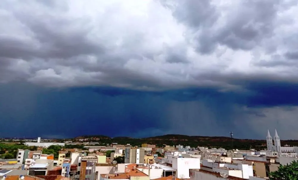 Defesa Civil alerta para riscos de alagamentos e deslizamentos durante período de chuvas em Picos