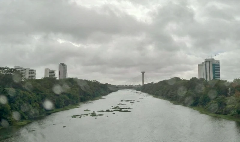 112 municípios estão em alerta para chuvas intensas nesta terça (17)