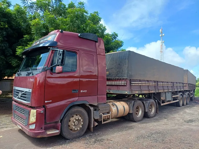 PRF flagra veículo de carga com quase 100 toneladas e diversas irregularidades durante fiscalização em Picos
