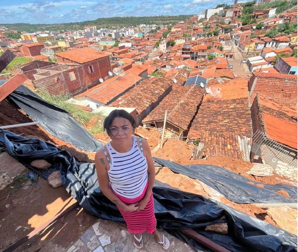 Elizabeth Alves teve sua casa interditada (Foto: Carmo Neto)