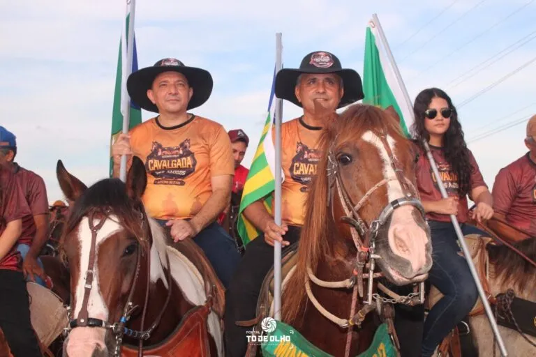 Prefeito Marciano Macedo e o vice Zenio Neves na Cavalgada 2025. (Foto: Reprodução)