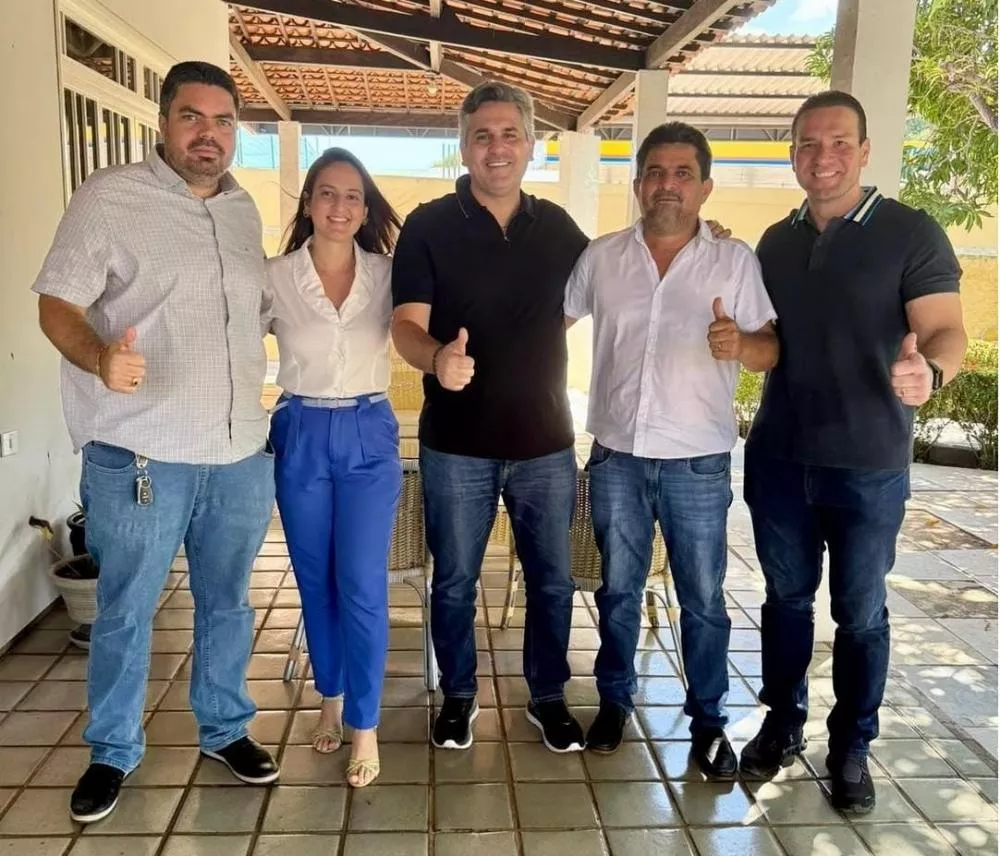 Em publicação nas redes sociais, o prefeito destacou a importância da aliança e o histórico de amizade entre as famílias - Foto: Reprodução / Redes sociais 