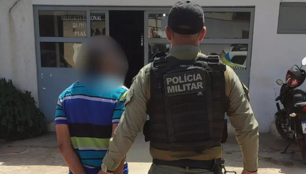 Suspeito do crime foi conduzido à Central de Flagrantes de Picos. Foto: Reprodução/Cidades na Net