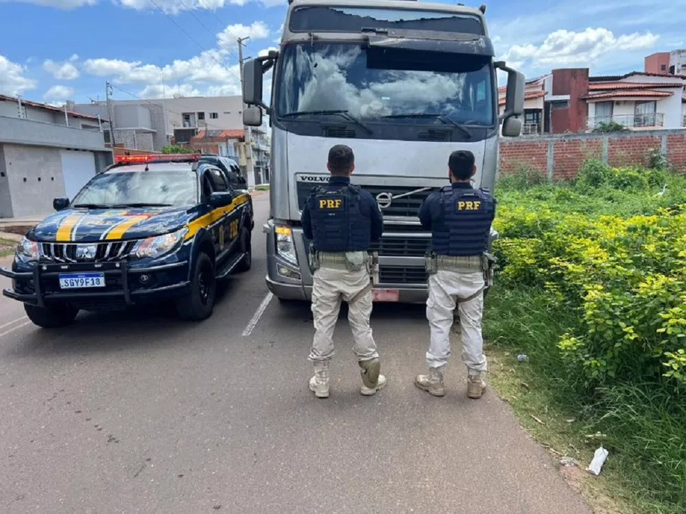 A fiscalização do veículo ocorreu no km 294 da rodovia - Foto: Ascom PRF
