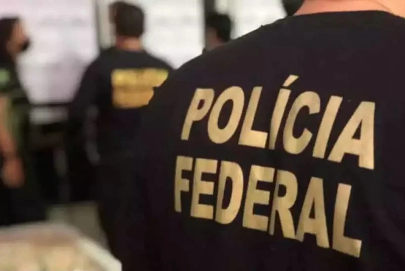 Agente da Polícia Federal de costas (Crédito: PF/Divulgação)