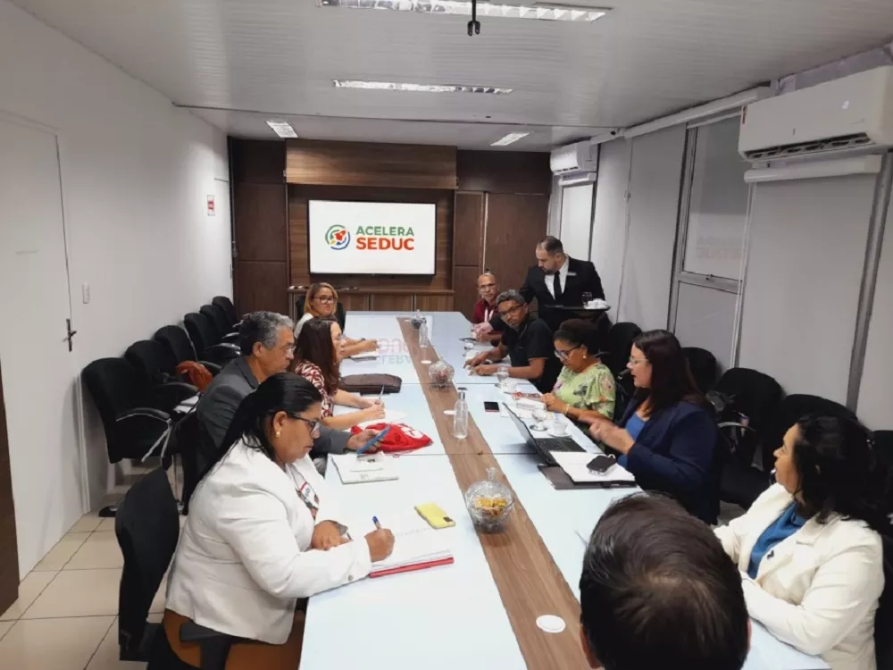 Mesa de negociação entre Governo e sindicato - Foto: Ascom 