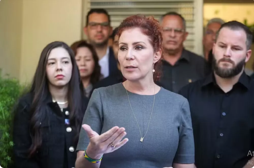 A deputada federal Carla Zambelli (PL- SP) participa uma coletiva de imprensa na sede de seu partido no bairro de Moema, na zona sul da cidade de São Paulo. — Foto: FELIPE RAU/ESTADÃO CONTEÚDO