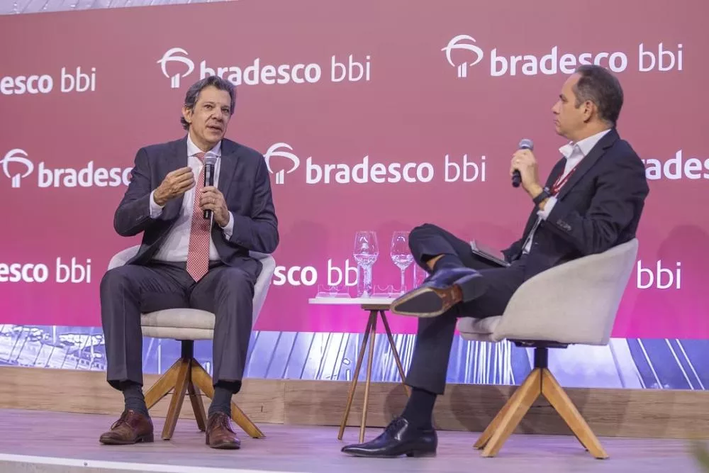 Fernando Haddad, ministro da Fazenda, e Fernando Honorato, economista-chefe do Bradesco – Foto: G.Lab/Leo Orestes.
